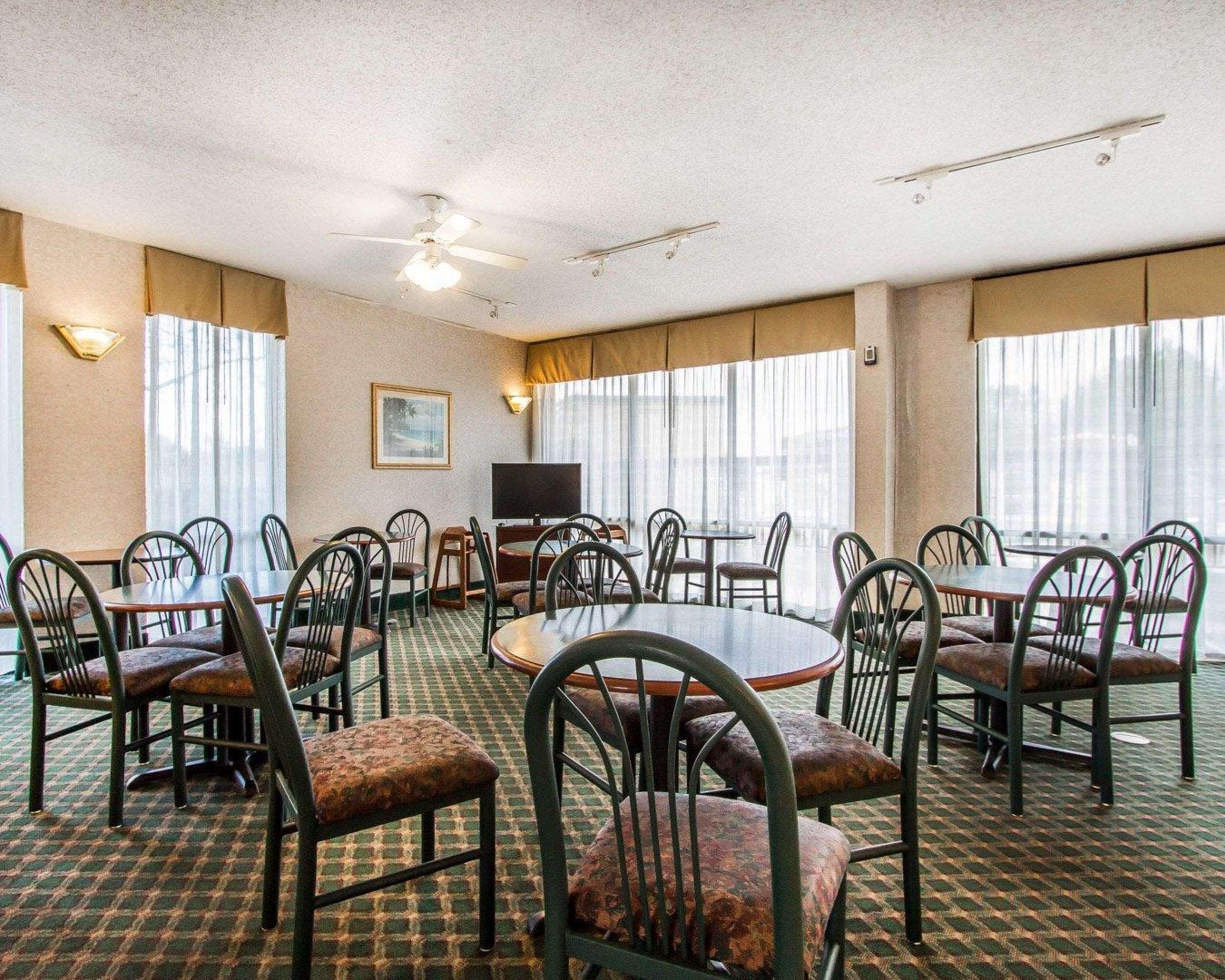 Quality Inn Foley Esterno foto